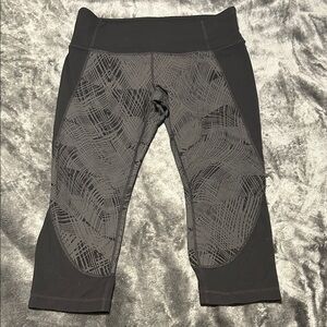 Athleta Charcoal Patterned crop Leggings size L
